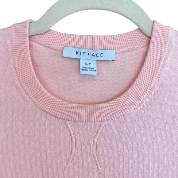 Kit + Ace Classic Crew Neck Sweater Pink Small Lightweight Preppy Spring Sporty - Picture 3 of 4